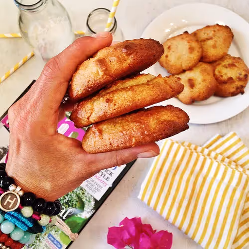 Macadamia and Apricot Cookies
