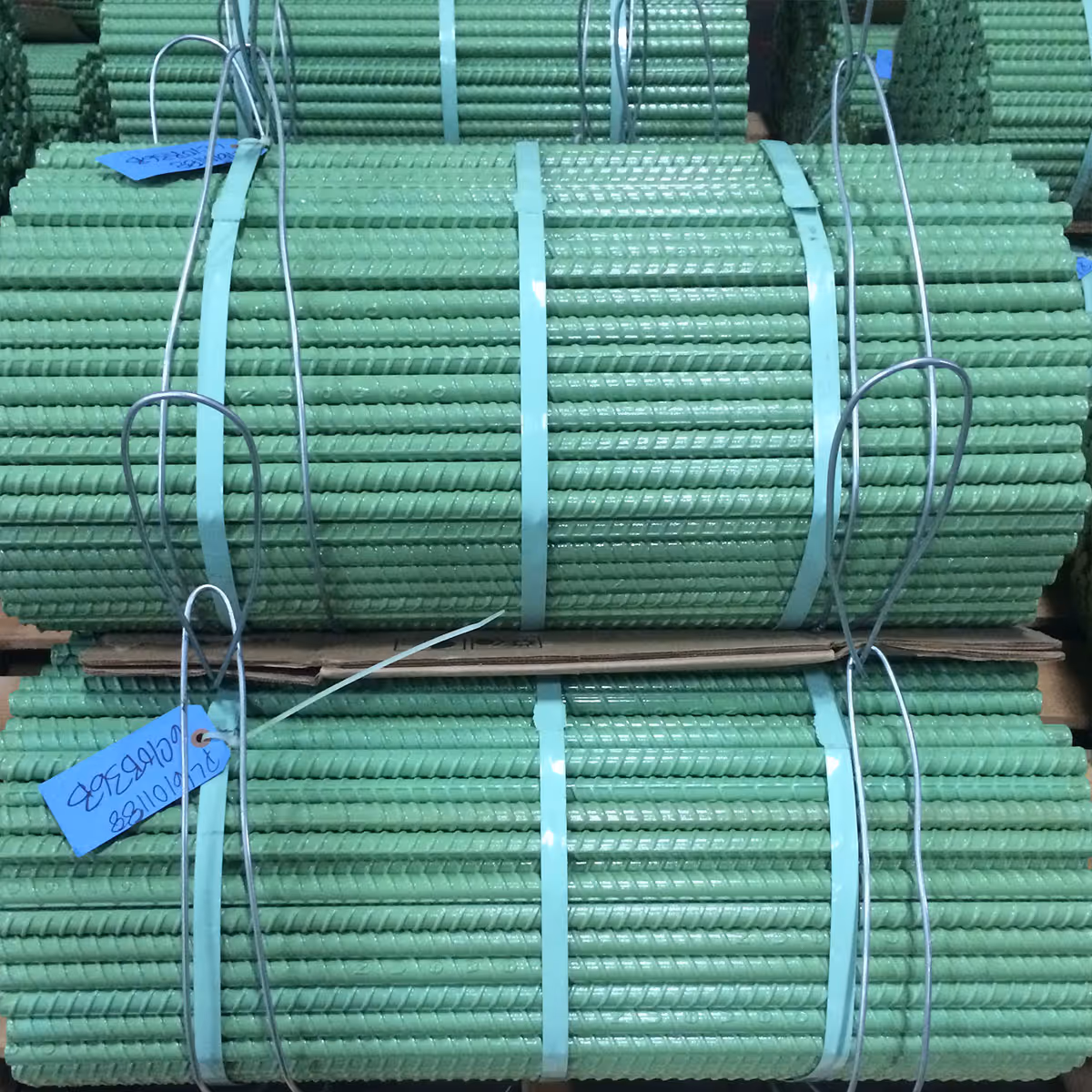 American Highway’s deformed steel tie bars installed in highway concrete pavement, ensuring stable longitudinal joints for high-traffic durability. Close-up of American Highway’s tie bars in airport runway concrete, preventing slab separation for long-lasting, high-traffic performance.