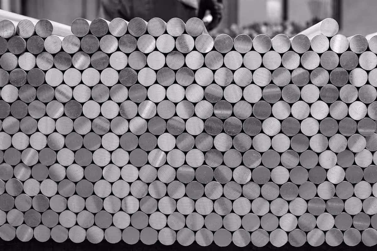 American Highway’s smooth plain dowels installed in warehouse concrete flatwork, ensuring load transfer and joint stability for high-traffic environments. Close-up of American Highway’s smooth plain dowels in industrial flatwork, allowing expansion while preventing slab lifting.