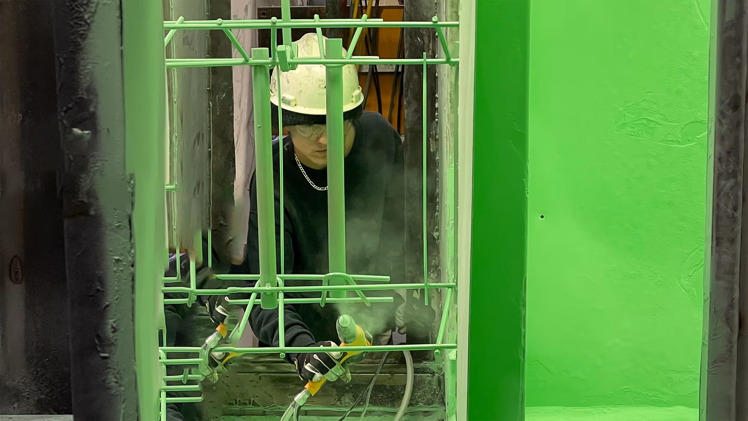 American Highway’s dowel baskets installed in warehouse concrete flatwork, ensuring stable load transfer for high-traffic joints. Close-up of American Highway’s dowel baskets in industrial flatwork, providing durable joint stability for heavy equipment loads.