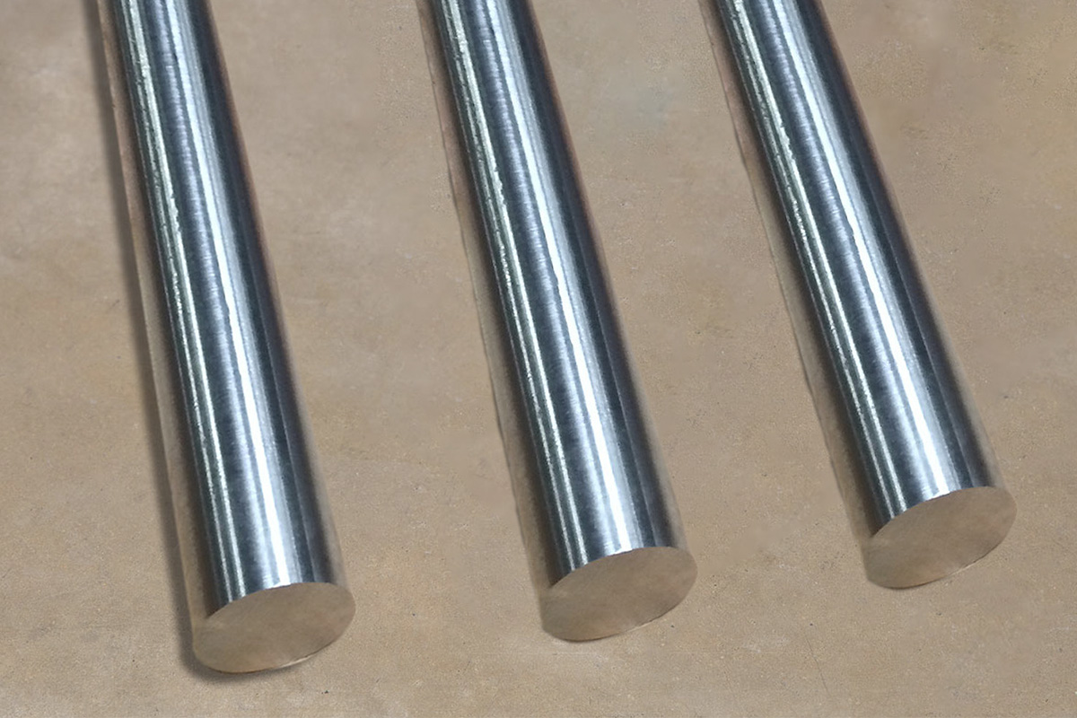 American Highway’s smooth plain dowels installed in warehouse concrete flatwork, ensuring load transfer and joint stability for high-traffic environments. Close-up of American Highway’s smooth plain dowels in industrial flatwork, allowing expansion while preventing slab lifting.