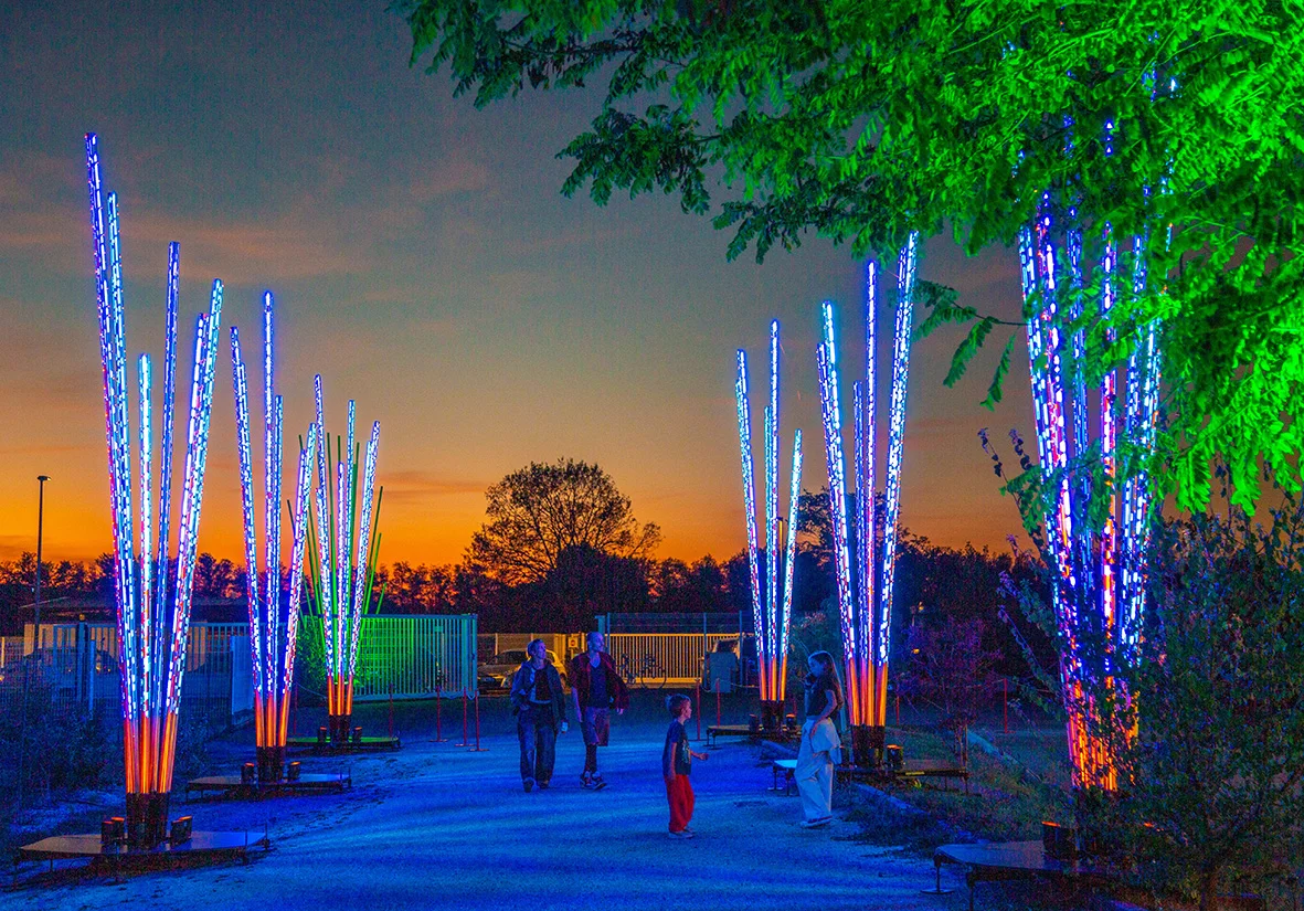 tilt gramina luminaires geants lightart