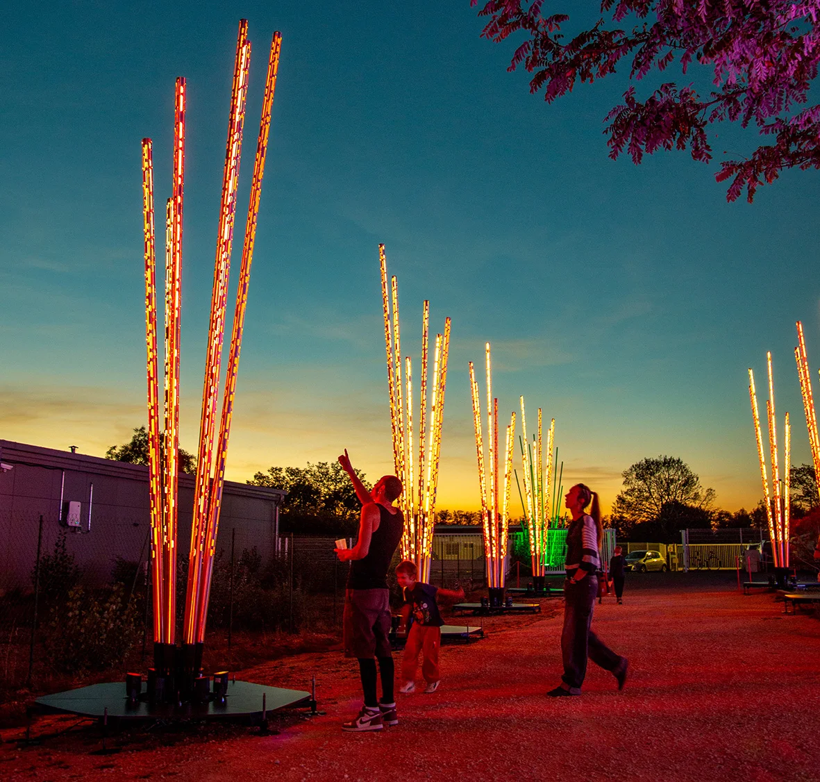 tilt gramina luminaires geants lightart