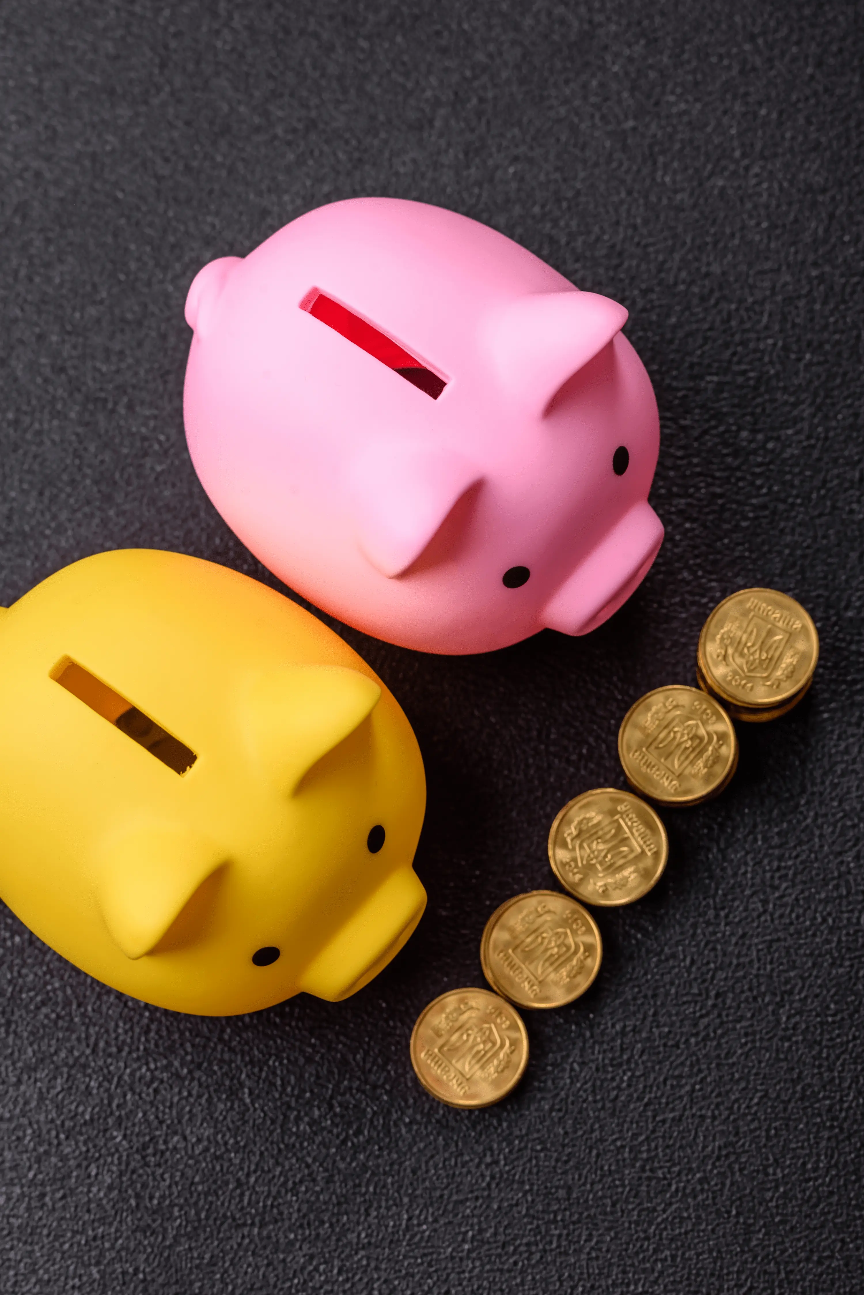 Une tirelire posée sur une table - Compte à terme SG