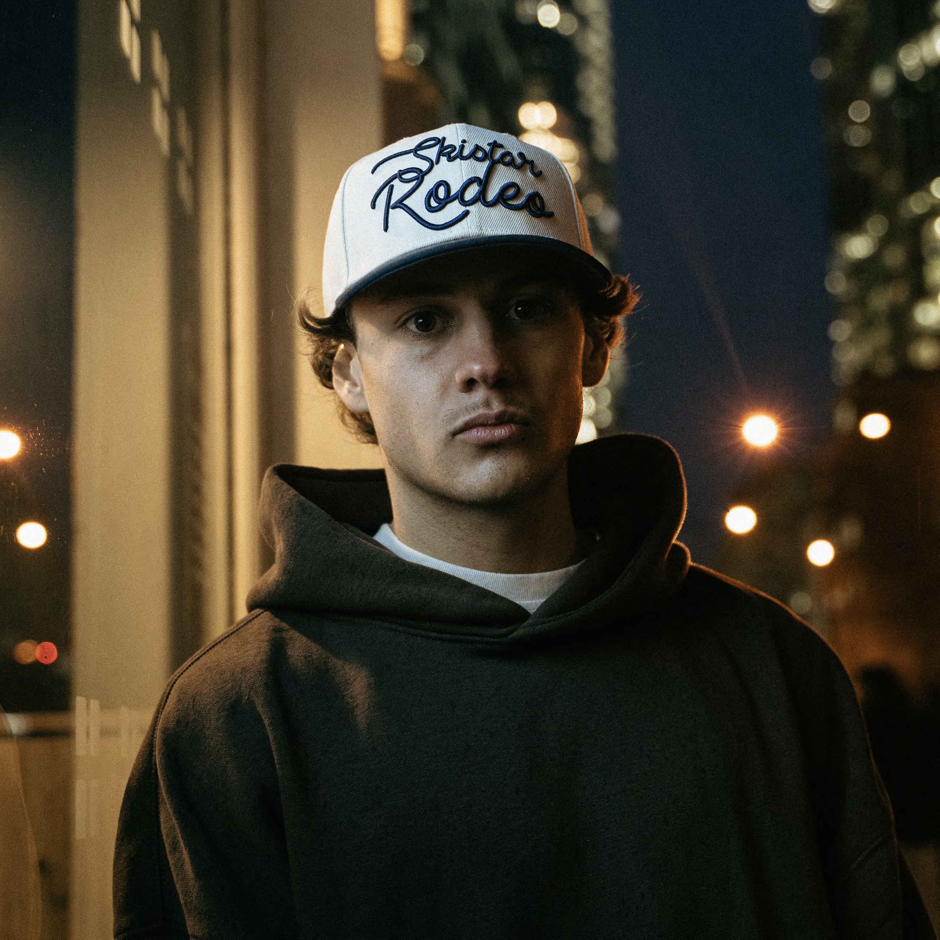 Soleroy on the streets by night