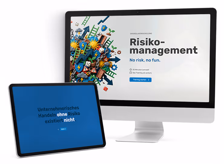 Darstellung der interaktiven Risikomanagement-Schulung auf einem Desktop-Monitor und Tablet. Der Monitor zeigt die Startseite des E-Learnings, das Tablet demonstriert das responsive Design anhand einer inhaltlichen Lern-Folie.