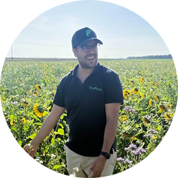 Antoine, dirigeant SysFarm accompagnant les entreprises dans leur stratégie carbone agricole
