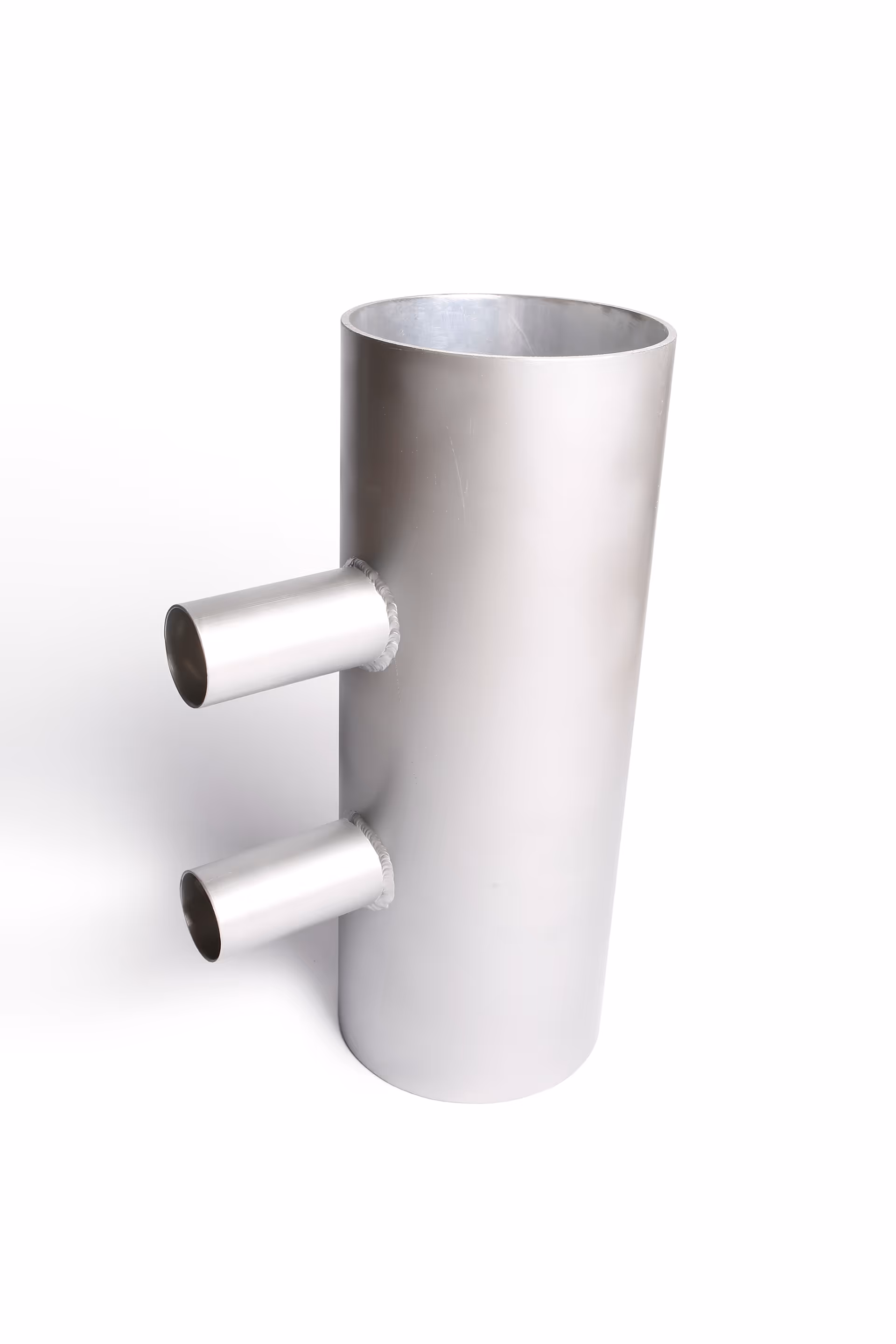 Camiseta de vacío con dos pequeñas salidas fabricadas en aluminio.