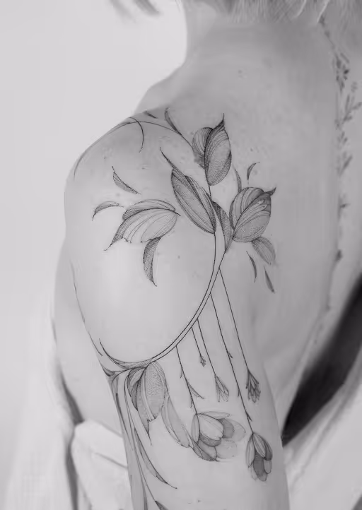 Floral tattoo made by tattoo artist Lazzat from Hamburg