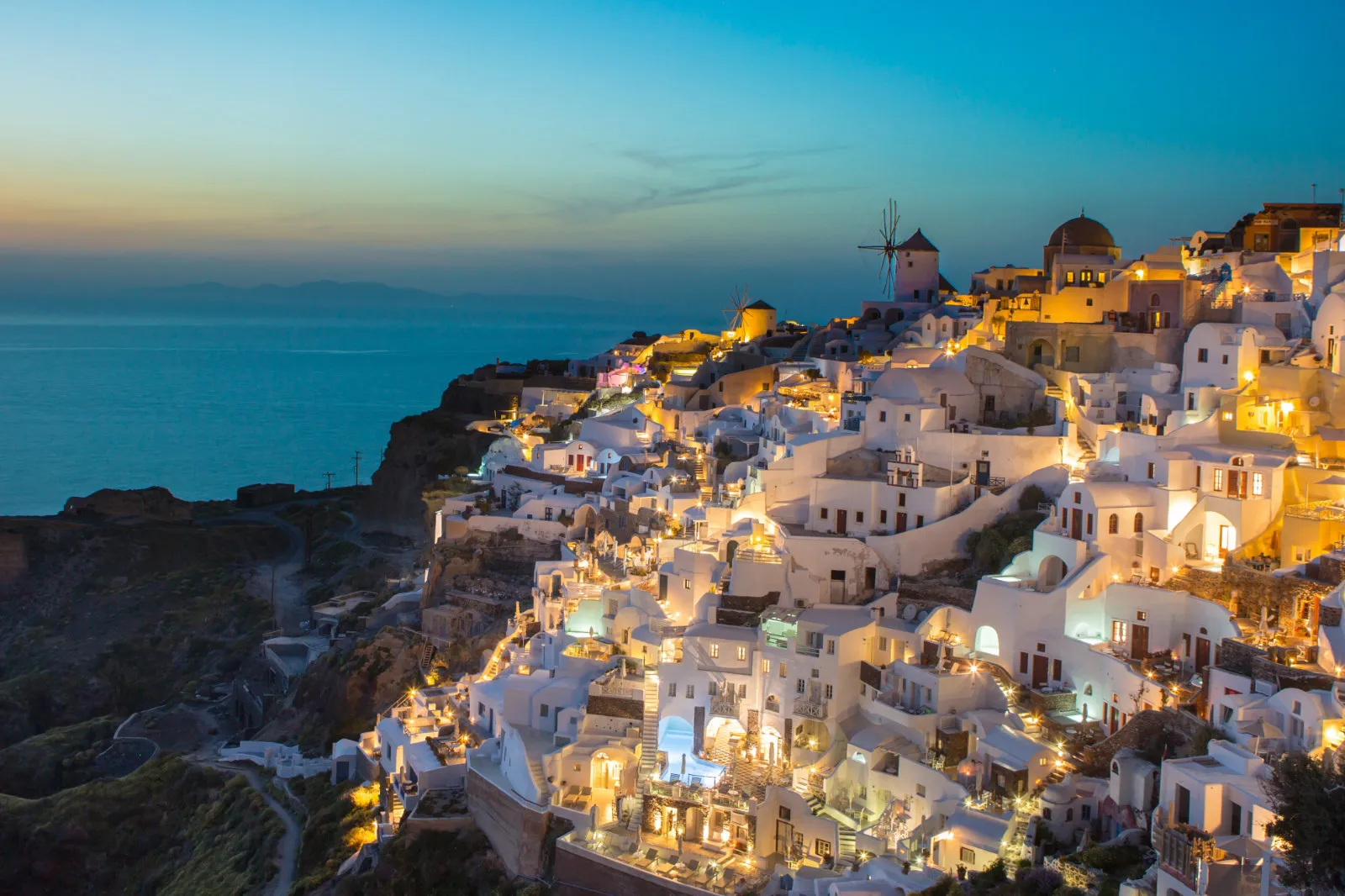 Atenas, ilhas Sarónicas (Hydra) e ilhas Cíclades (Santorini, Mykonos, Milos, Ios, Folegandros)