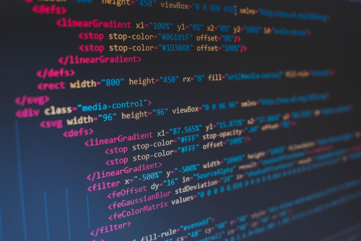 black-screen-with-code