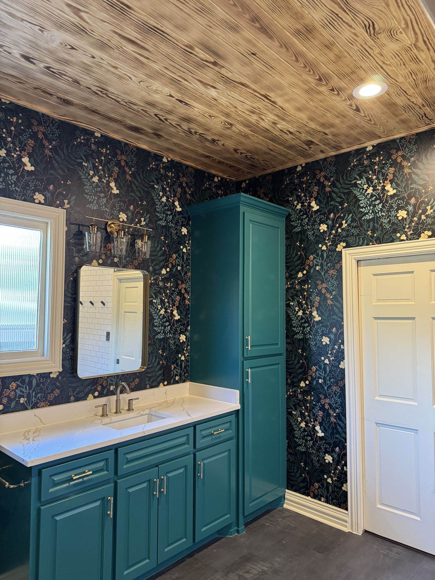 Yakisugi Bathroom