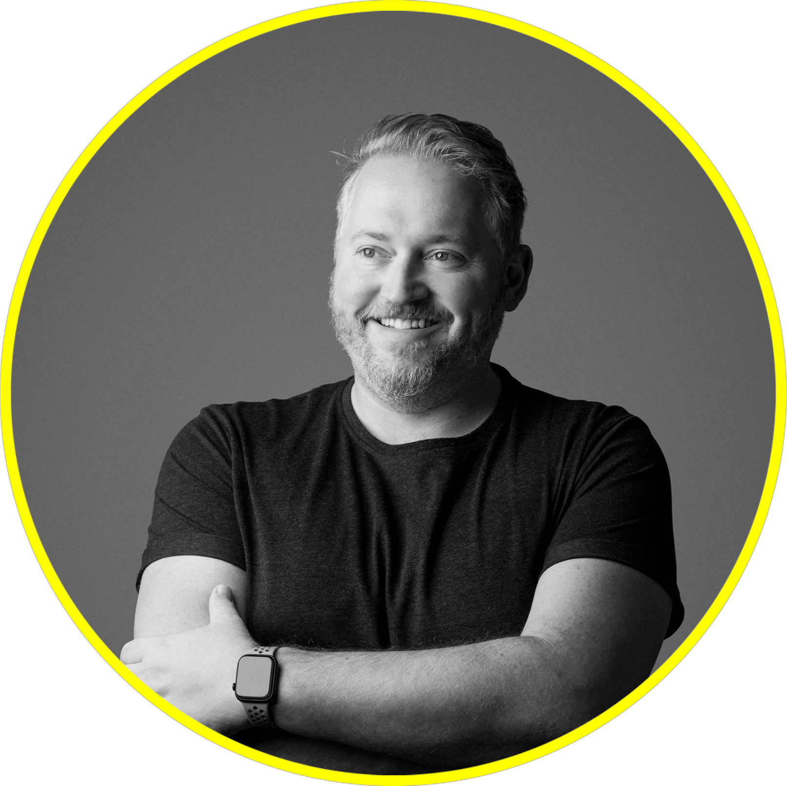 Daniel Sobietzki, Business- & Architekturfotograf aus Salzburg, mit Kameraobjektiv – kreative Portraitaufnahme