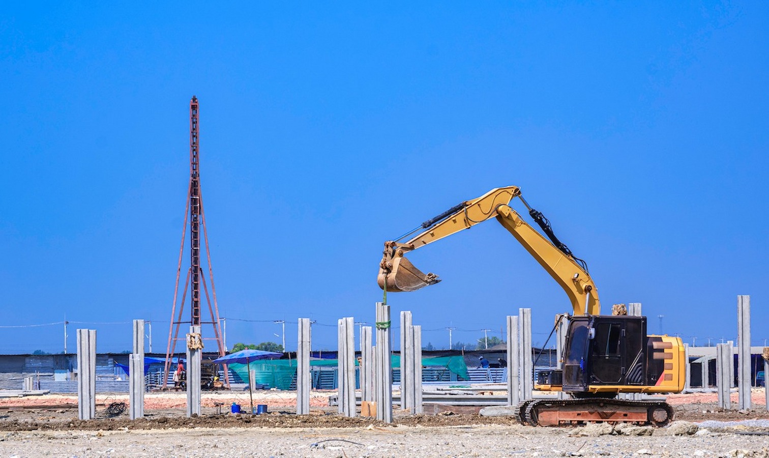 La puissance des pieux en béton : les avantages, les coûts et quand les utiliser 
