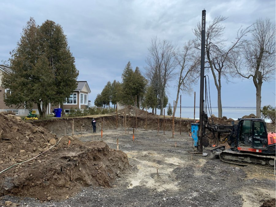 Installation of piles for the foundation of a waterfront home
