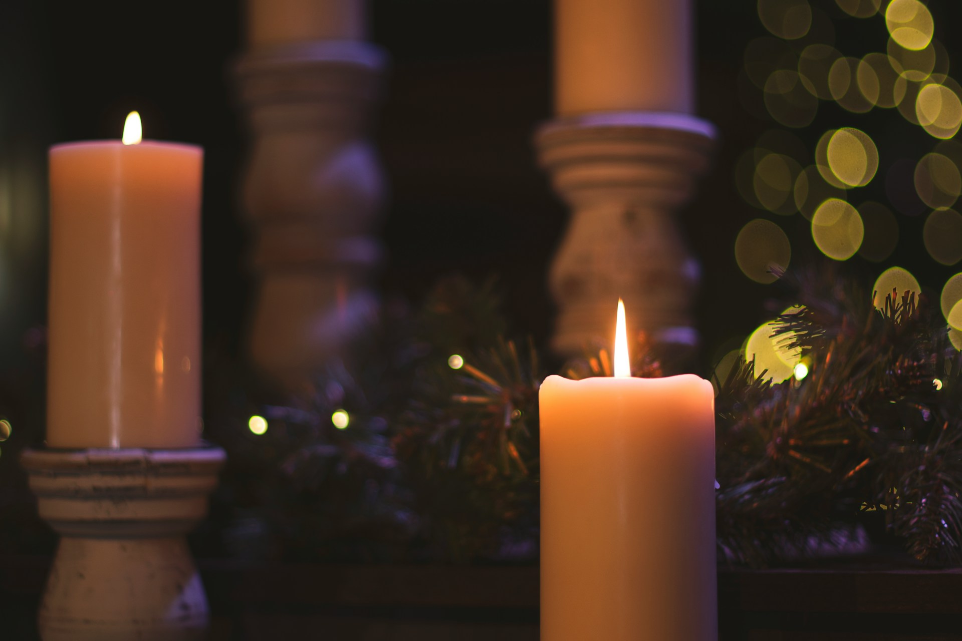 Simple Candle Safety Tips for a Safe and Bright Holiday Season