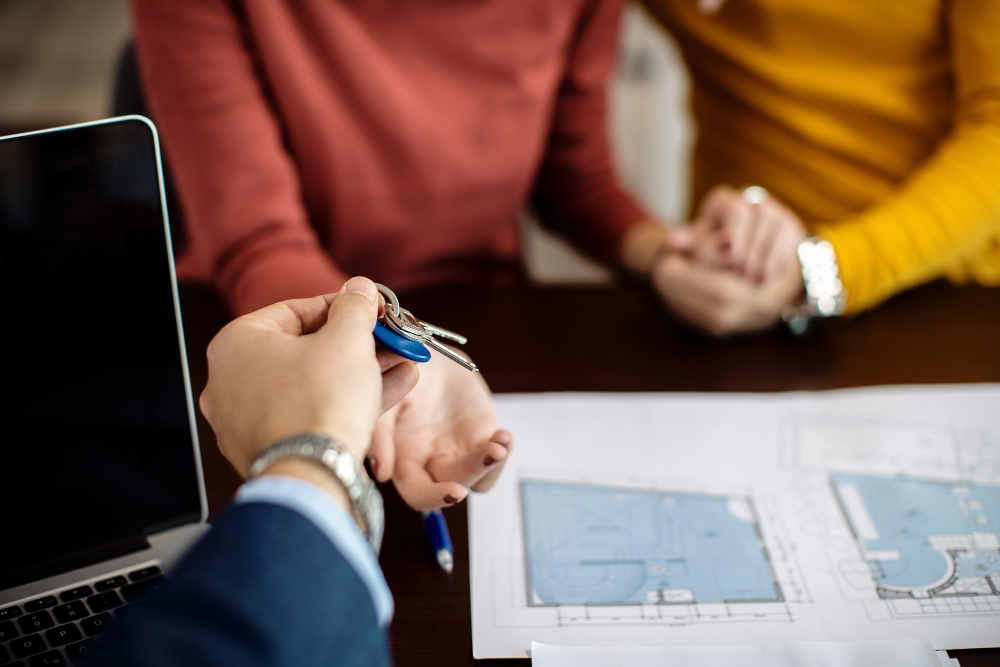 People discussing Real Estate project