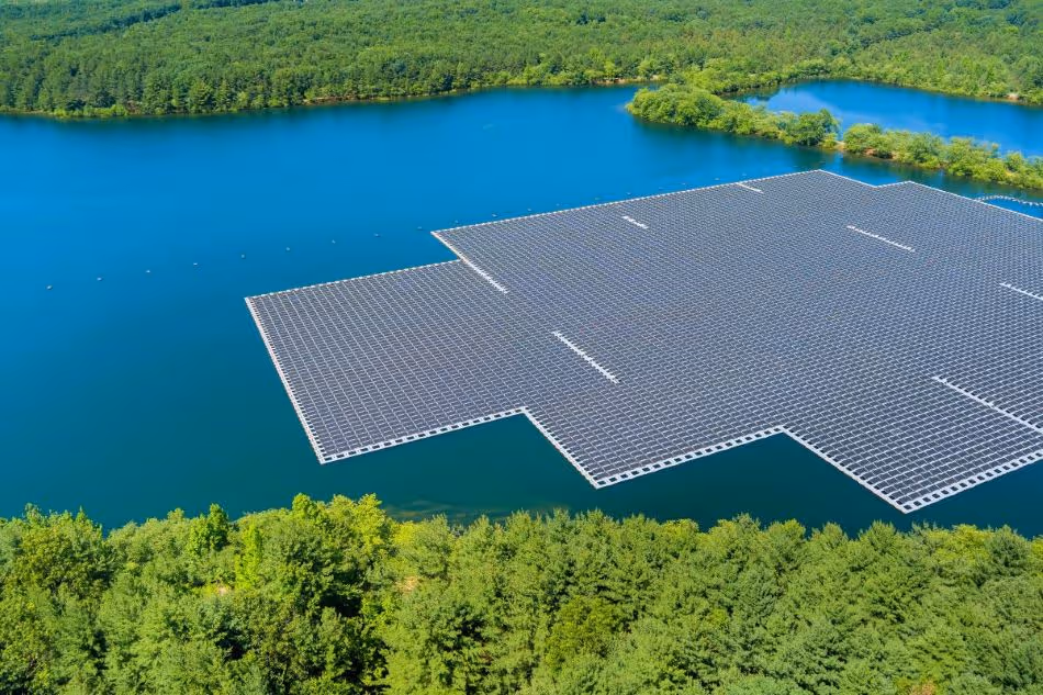 Picture of a floating photovoltaic installation