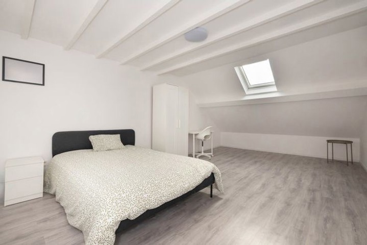 Chambre en colocation - Place Rouppe
