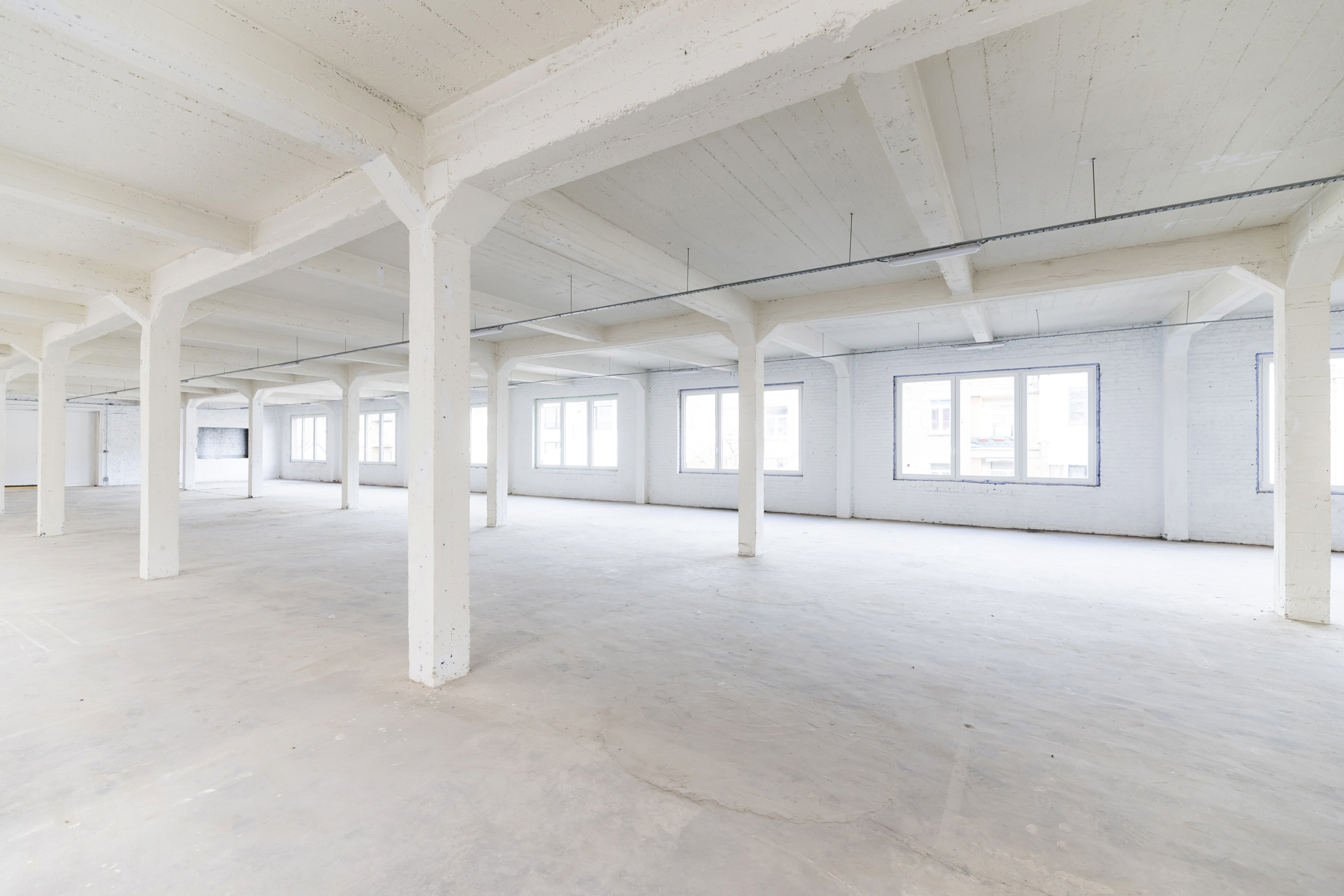 Bel et lumineux atelier destiné à l'activité productive