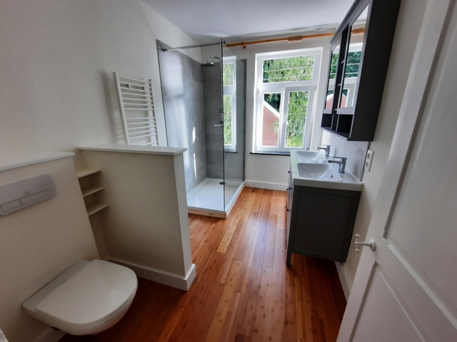 Maison 2 chambres avec beau jardin