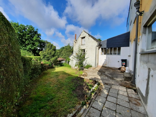 Maison 2 chambres avec beau jardin