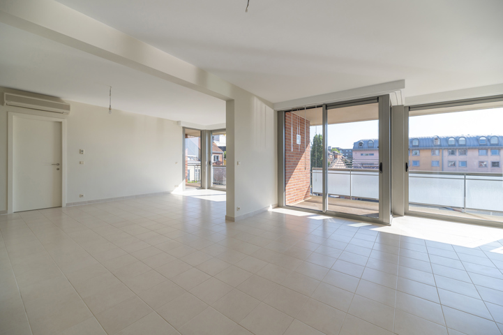 Splendide Appartement 3 Chambres + bureau