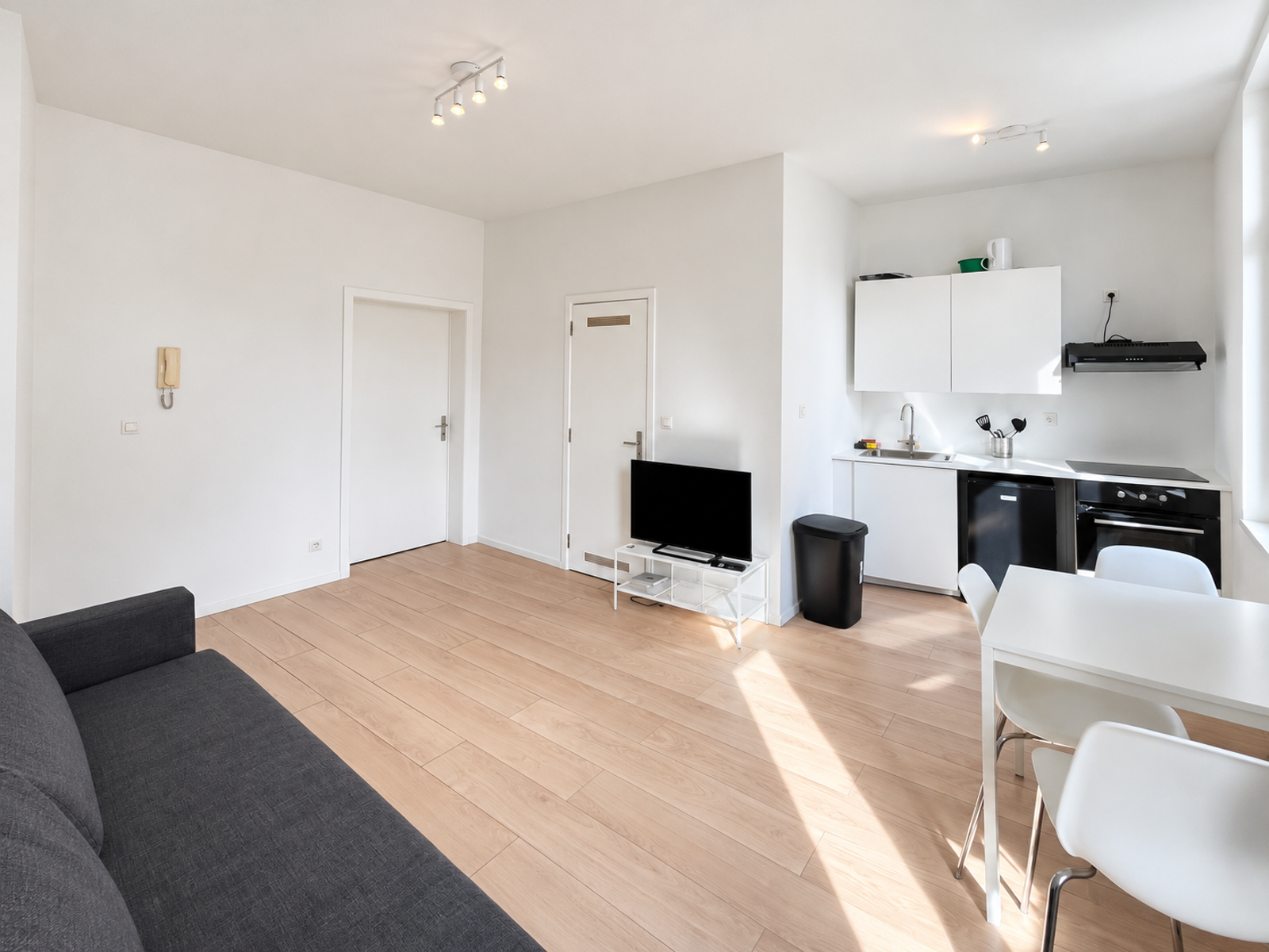 Laines 39 - Appartement une chambre meublé