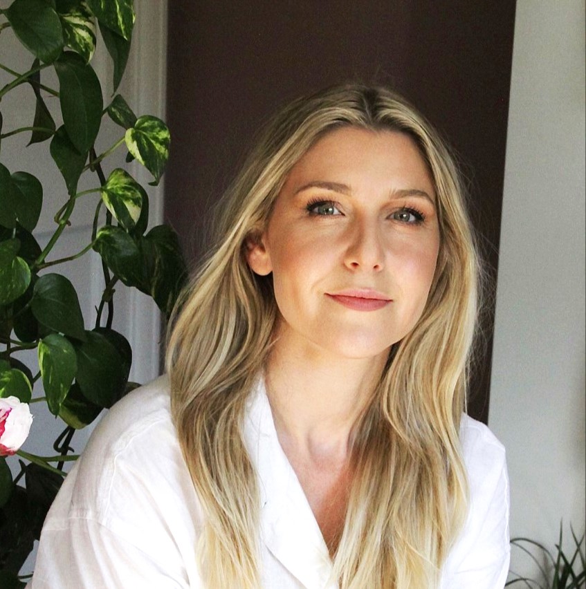 Compassionate therapist providing tailored, insightful therapy 
