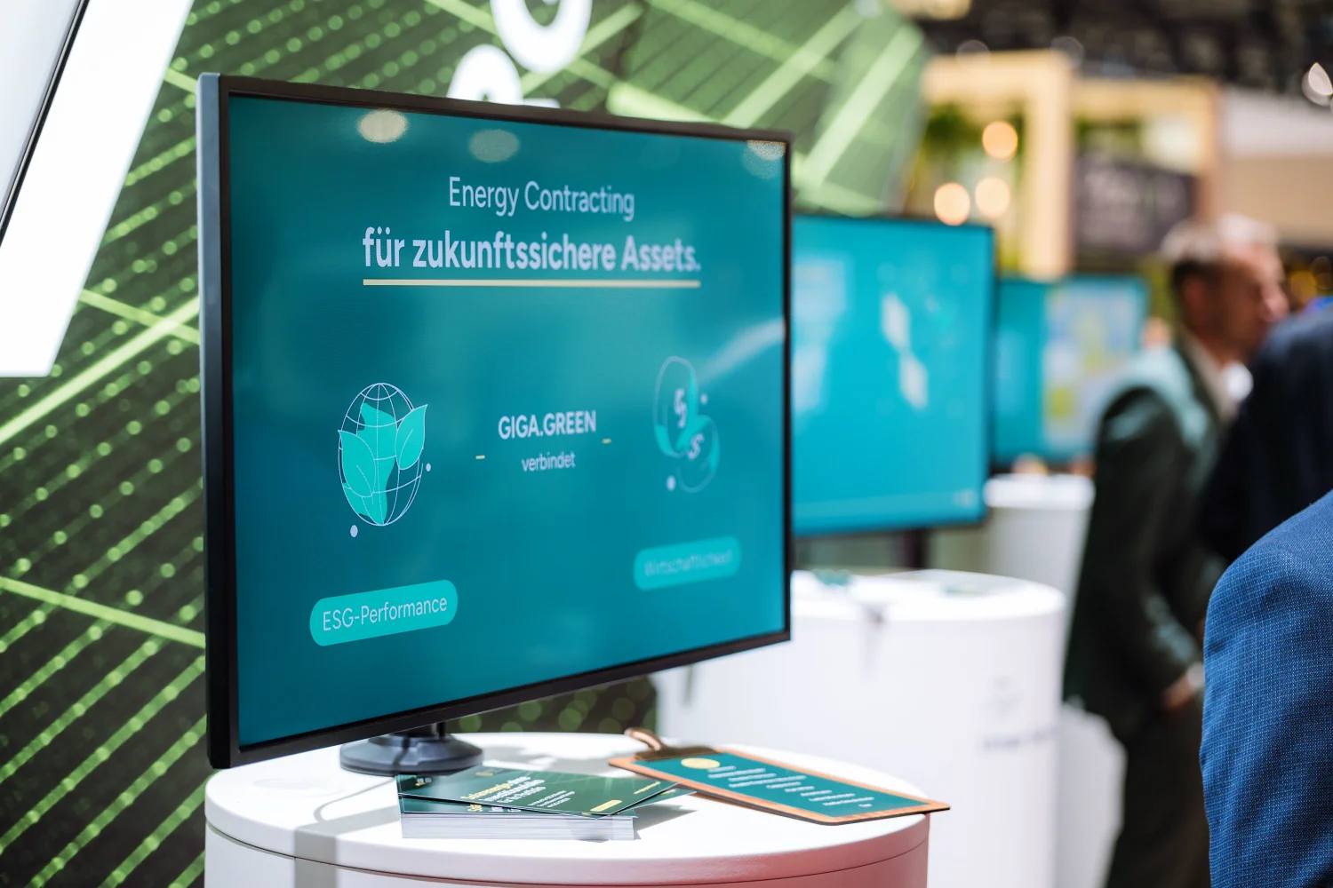 Klicken Sie hier um zur angezeigten Referenz zu gelangen.