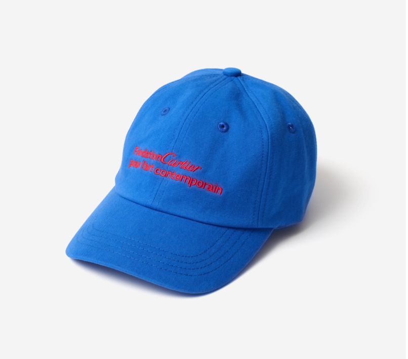 Imagen que contiene azul, sombrero, agua, paradoEl contenido generado por IA puede ser incorrecto.