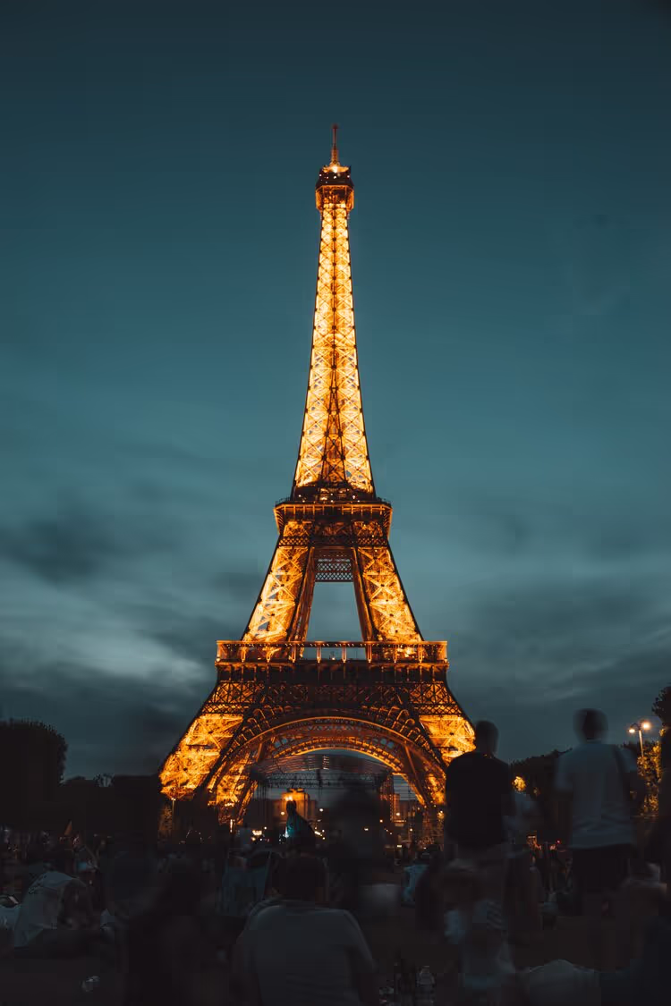 Is Paris safe for Solo Female Travellers?