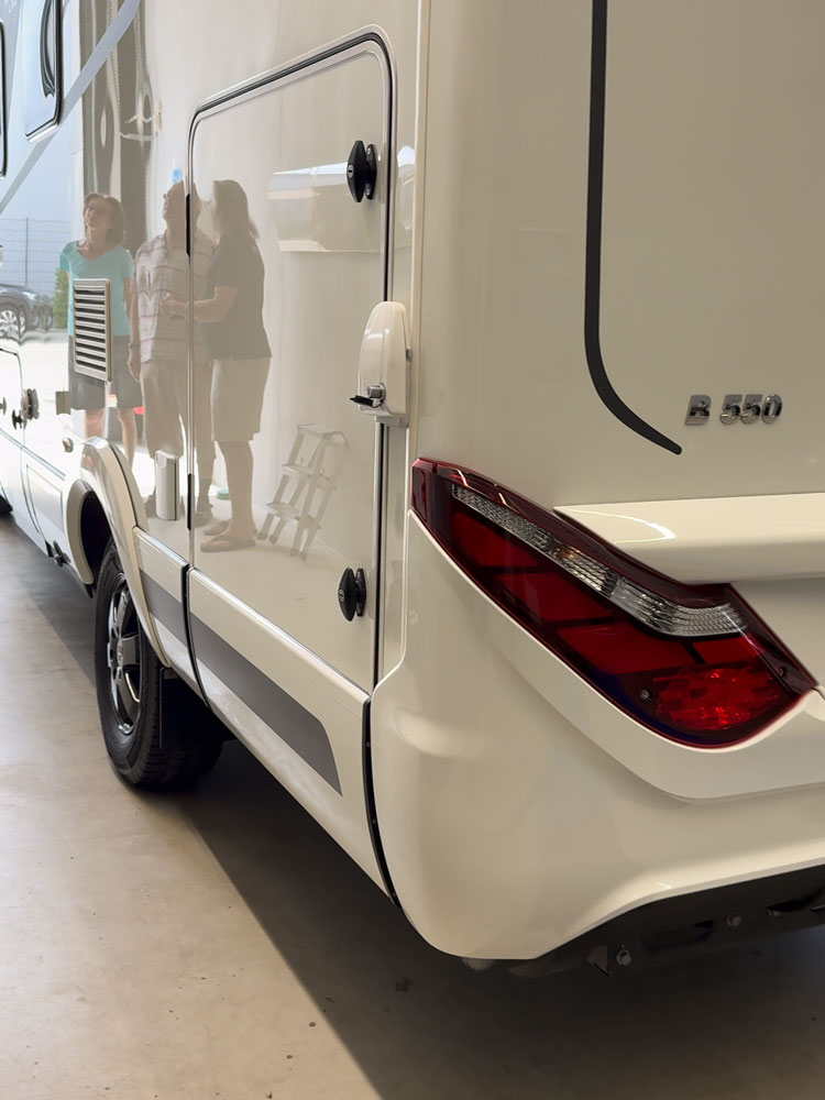 Tiefenglanz Keramikversiegelung Wohnmobil
