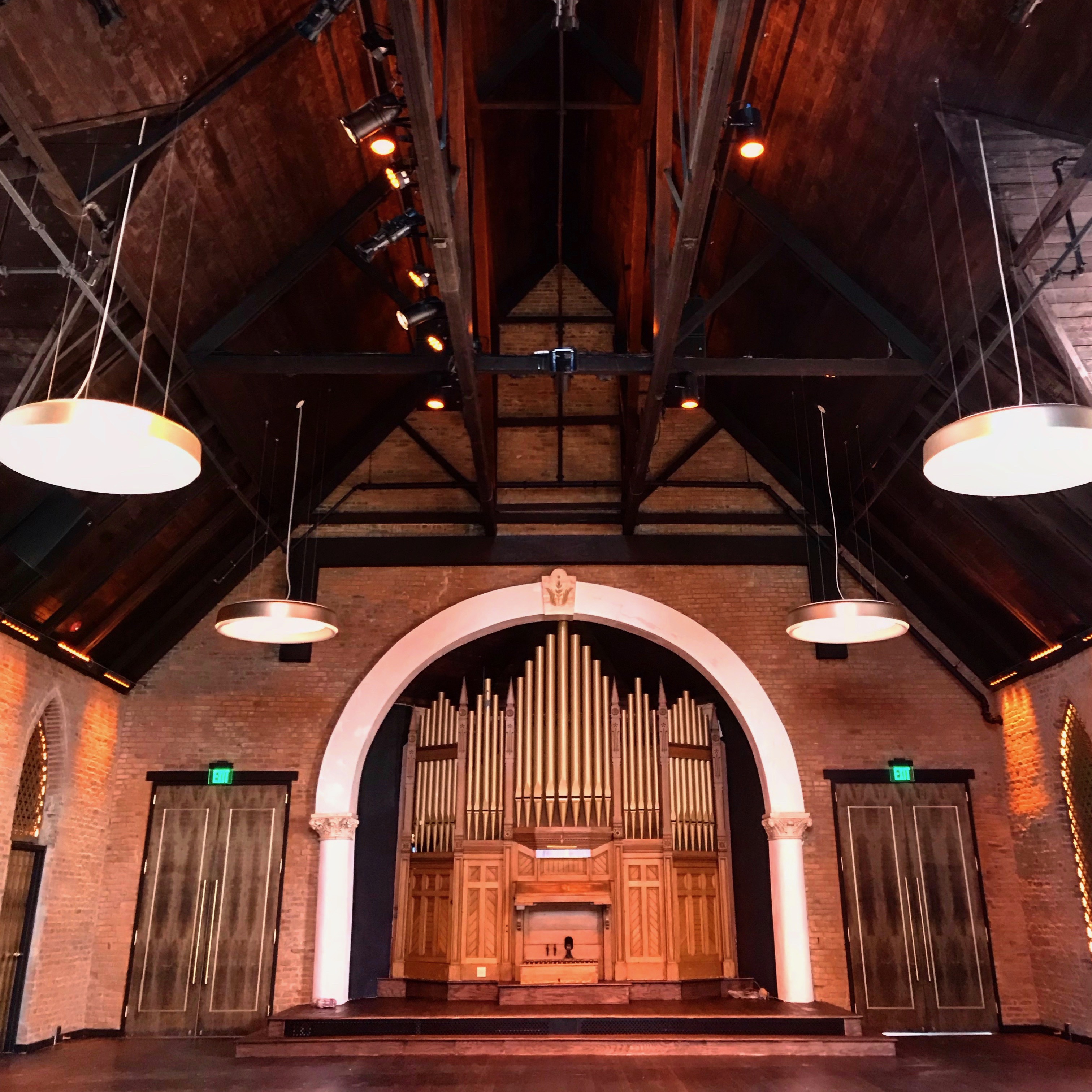 Clementine pipe organ