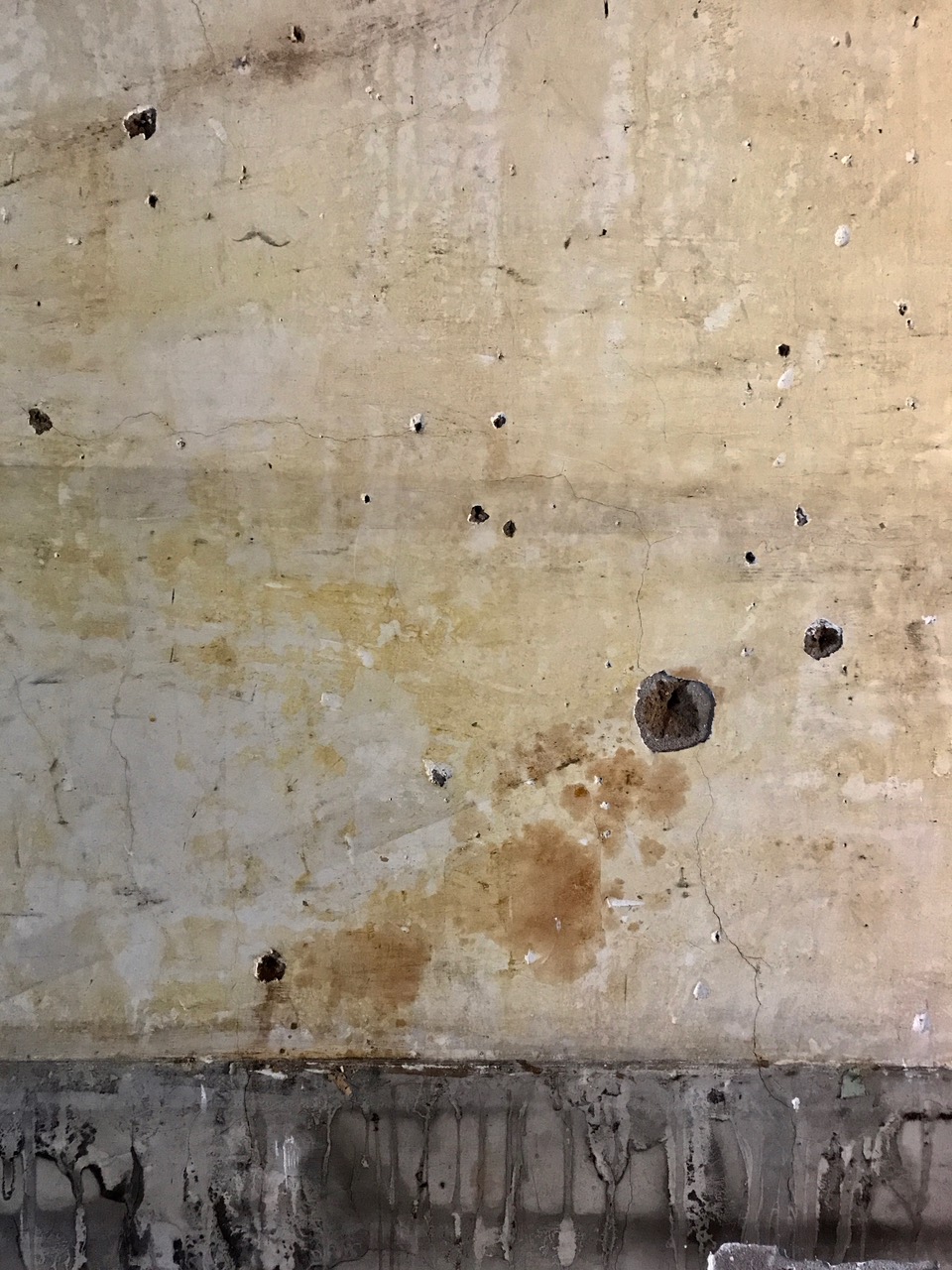 The Plaster walls look like a painting