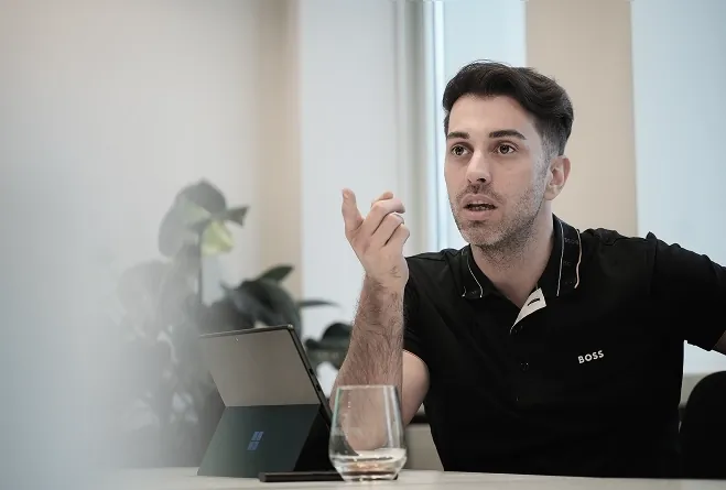 Besprechung im Büro von HOSH MEDIA