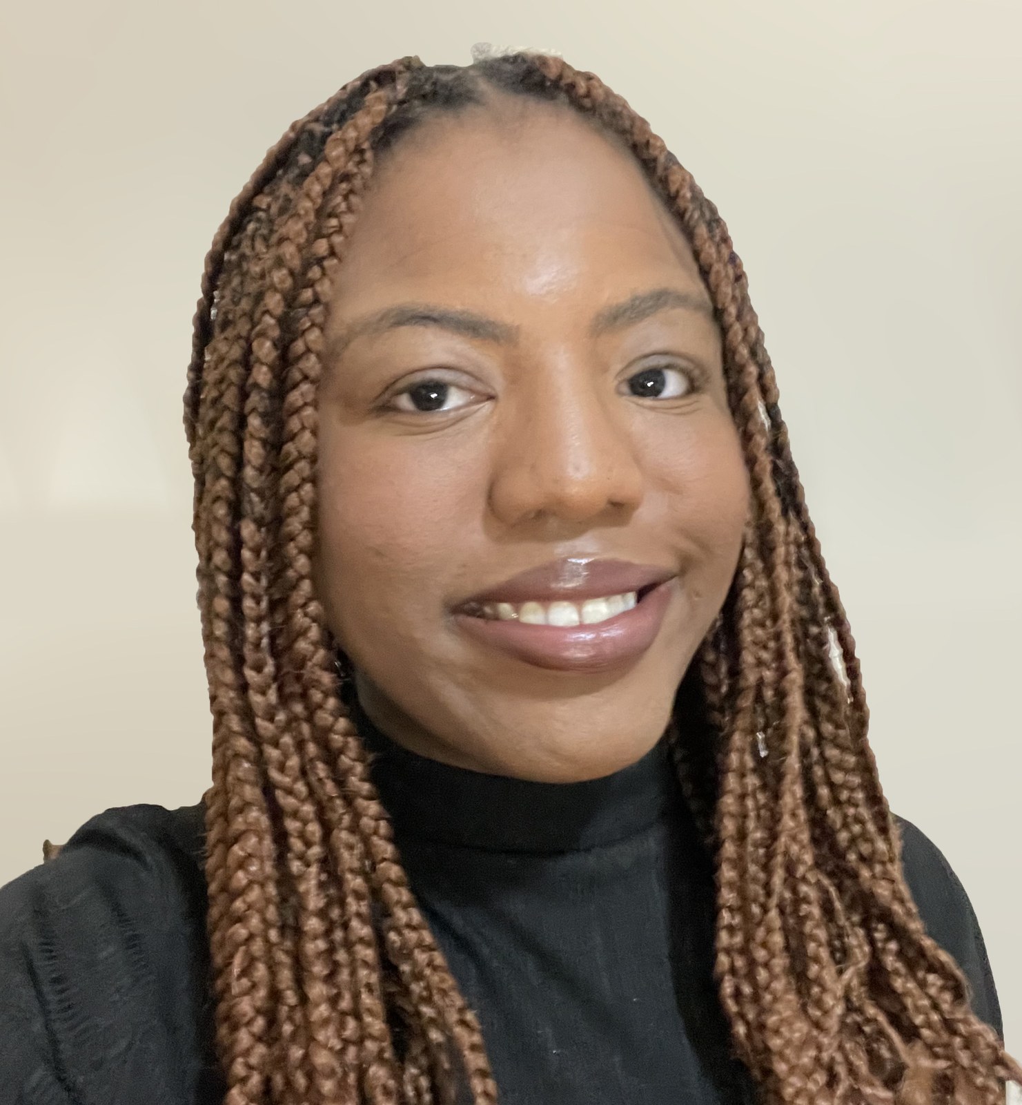 Lola Aikins
