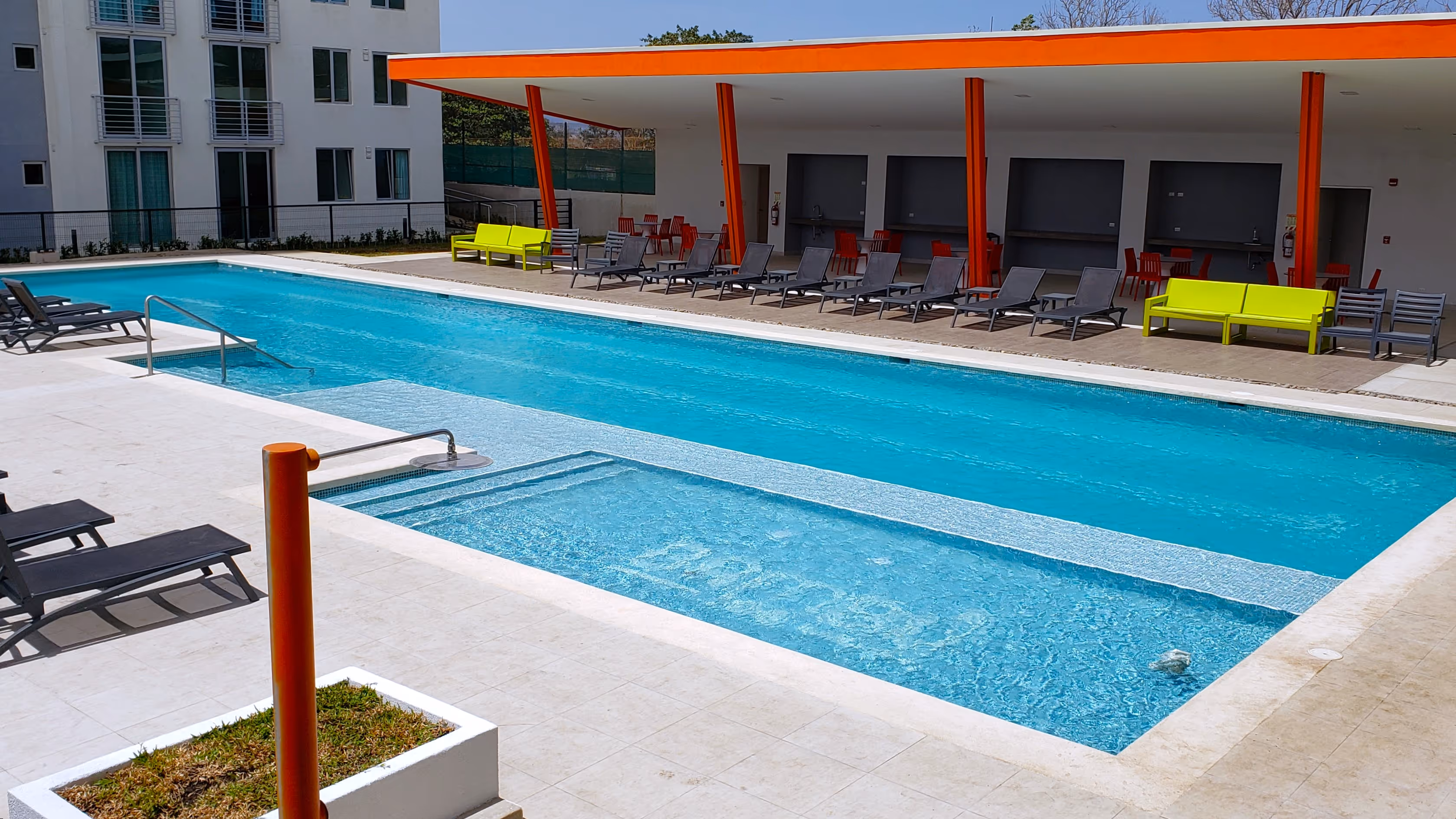 Piscina Desarrollos inmobiliarios y condominios