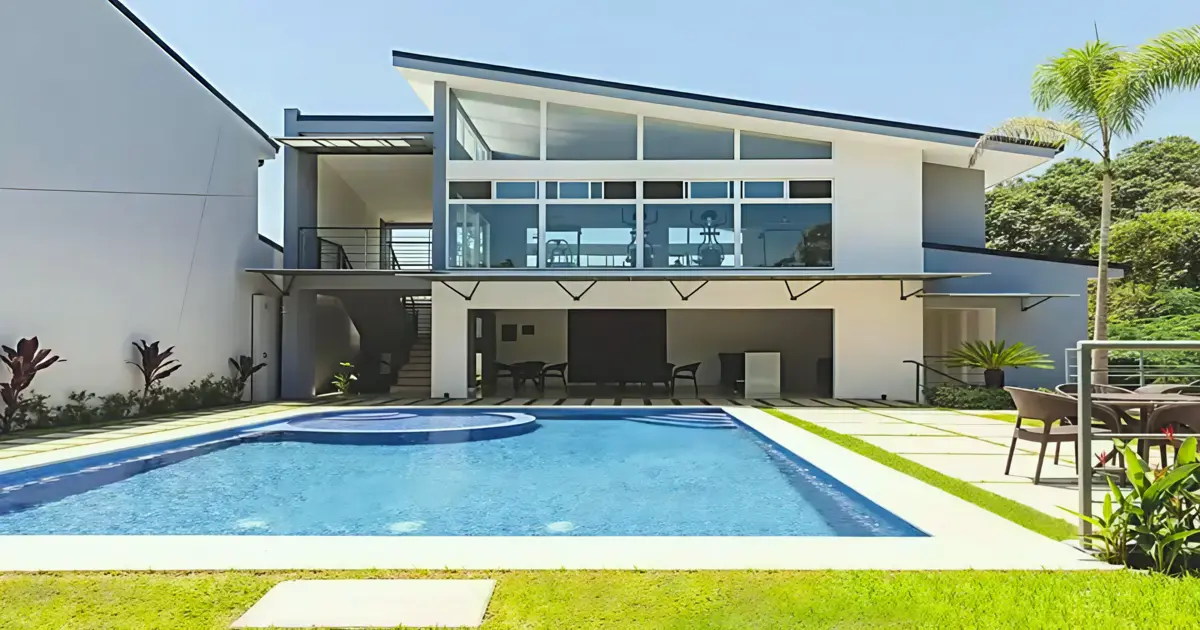 Proyecto de piscina en condominio para grandes espacios.