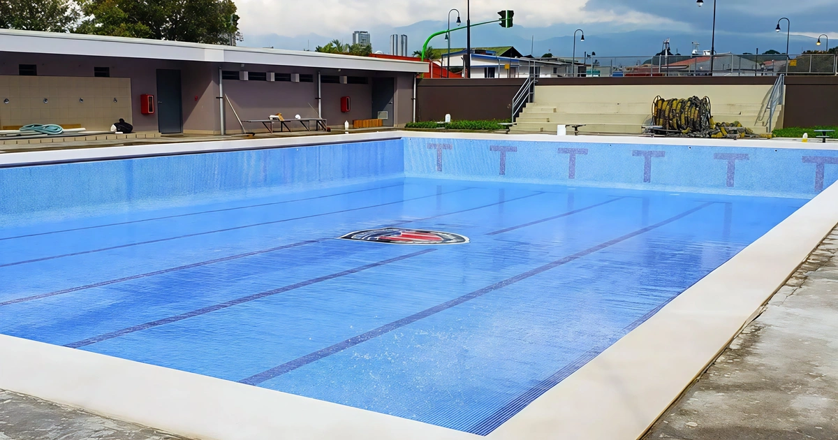 Proyecto de remodelación de piscina para instituciones.