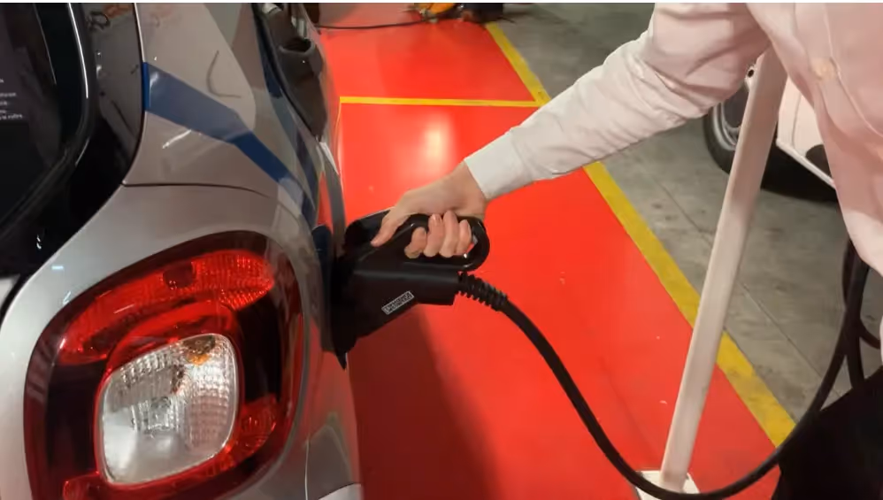 Tout savoir sur les bornes de recharge pour professionnels