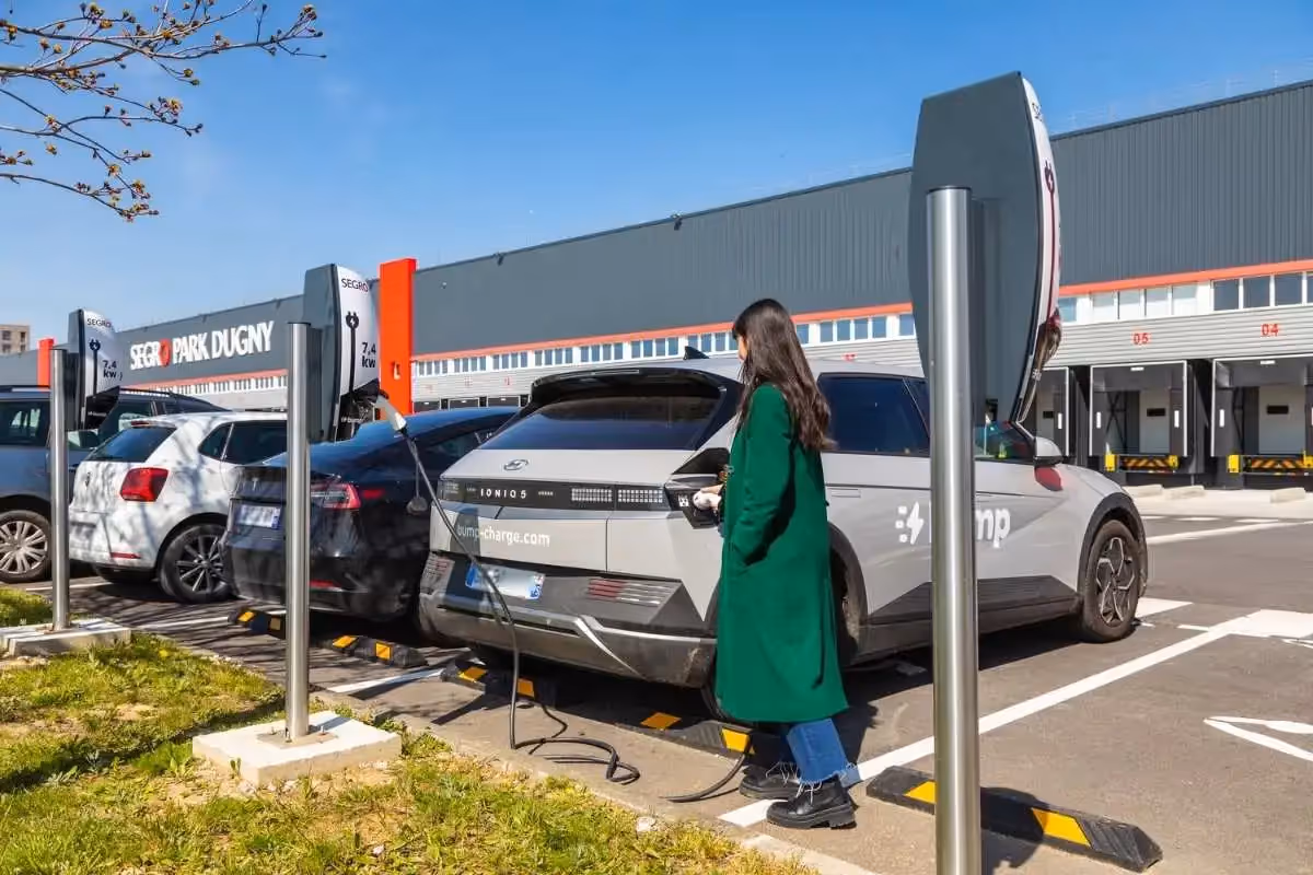 Réglementation pour la recharge électrique en immobilier tertiaire : ce que les entreprises doivent savoir