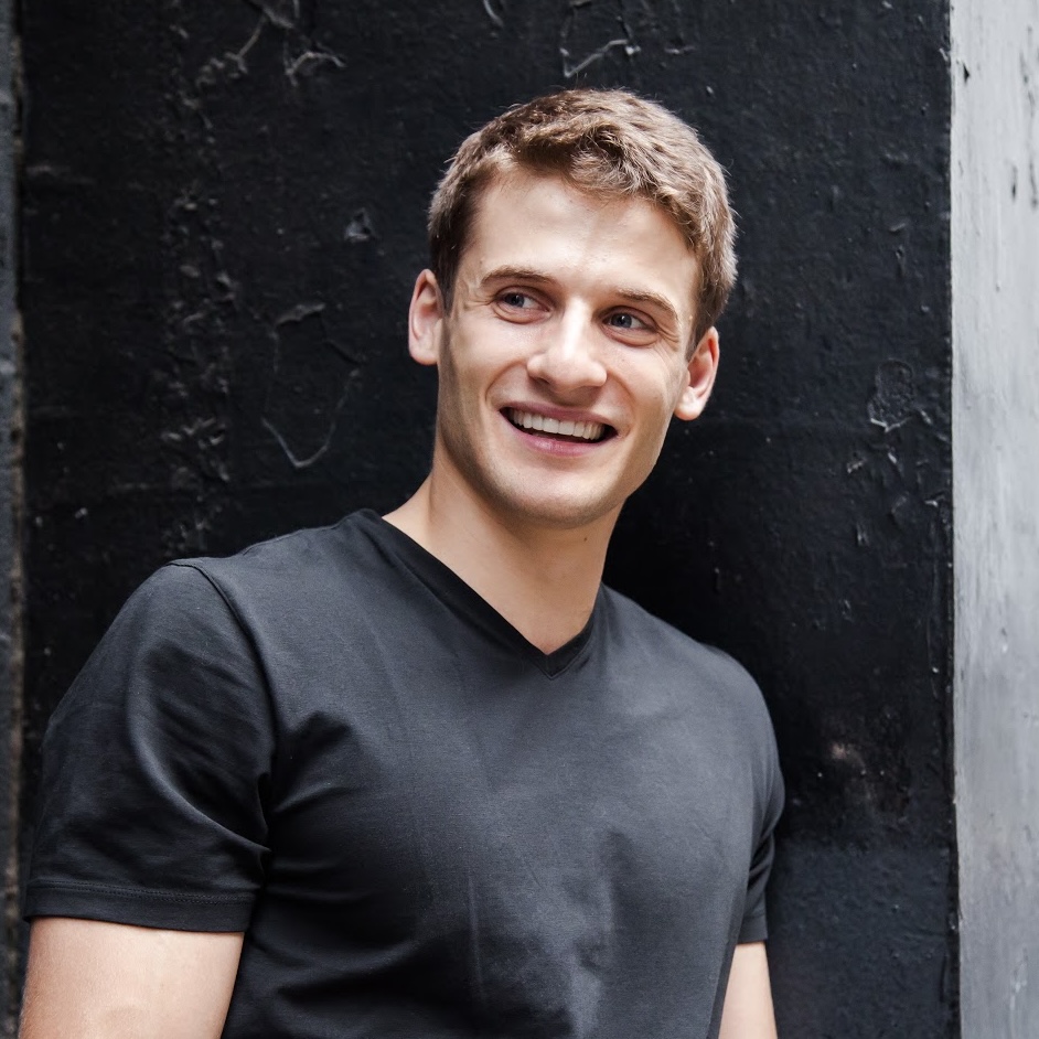 Zach Reitano headshot