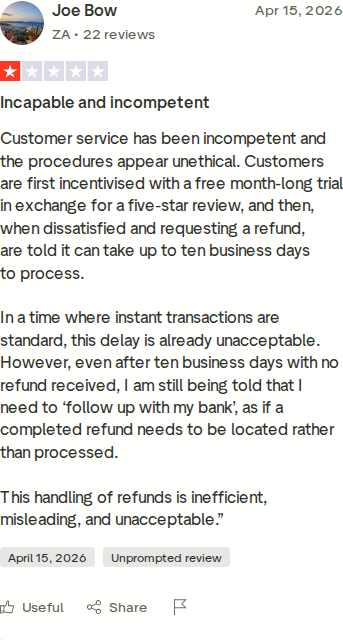 Critical 1-star Trustpilot review of Waalaxy citing incompetent support and refund delays