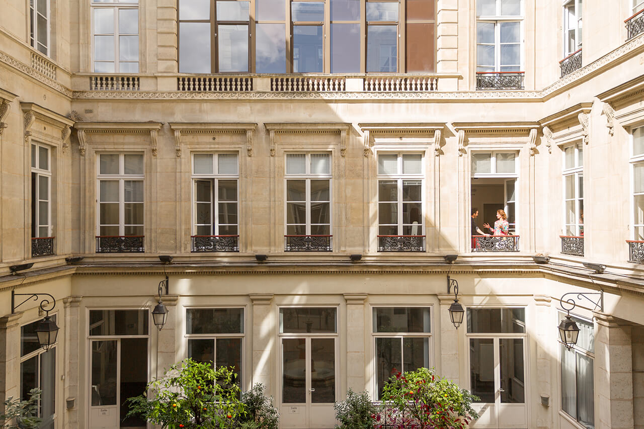 atypical place Paris