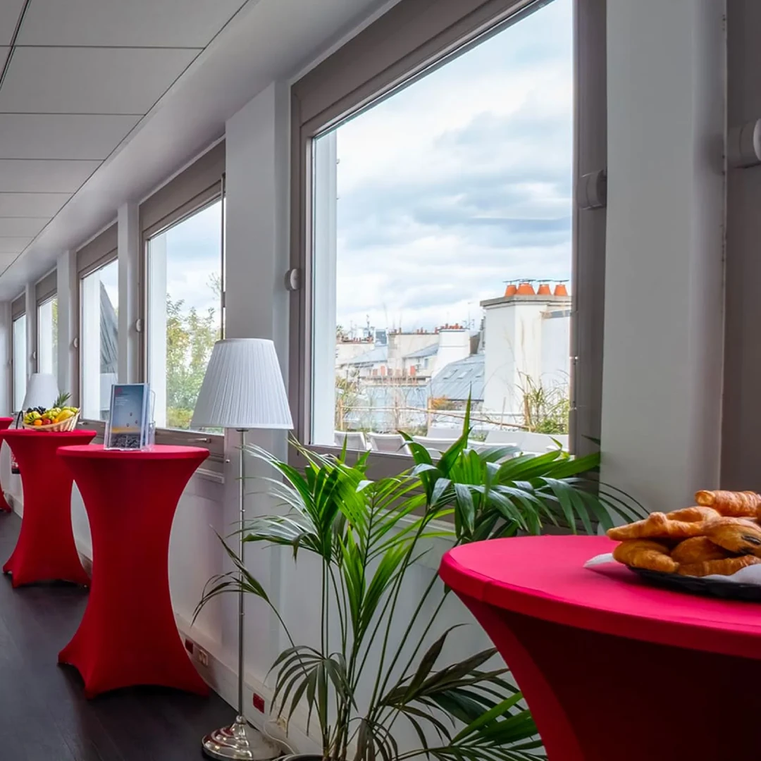 atypical place Paris