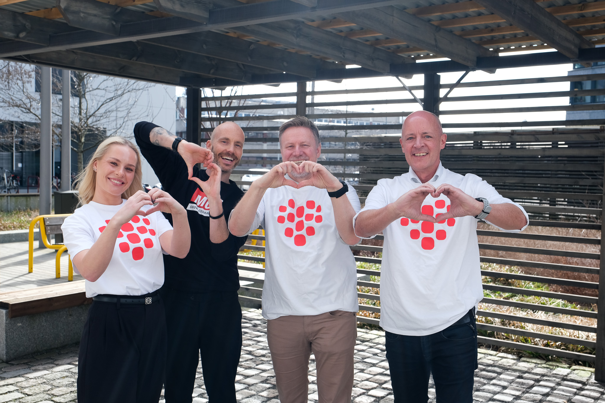 Leon Romestrand i MOT Norge og Atea inngår samarbeid om One for Good. 