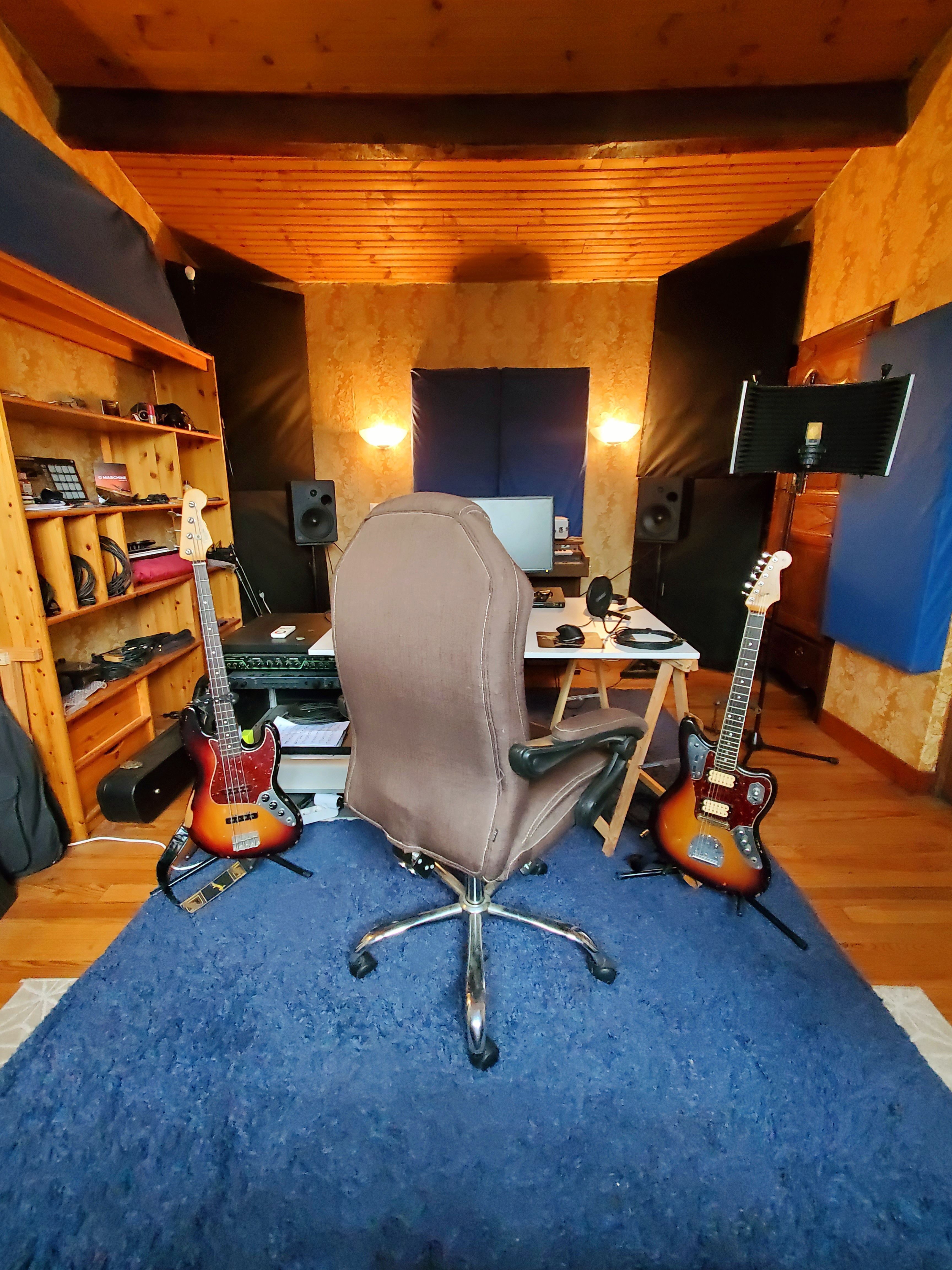 Studio d'enregistrement Acoustique Vintage situé à Toulouse, 31100