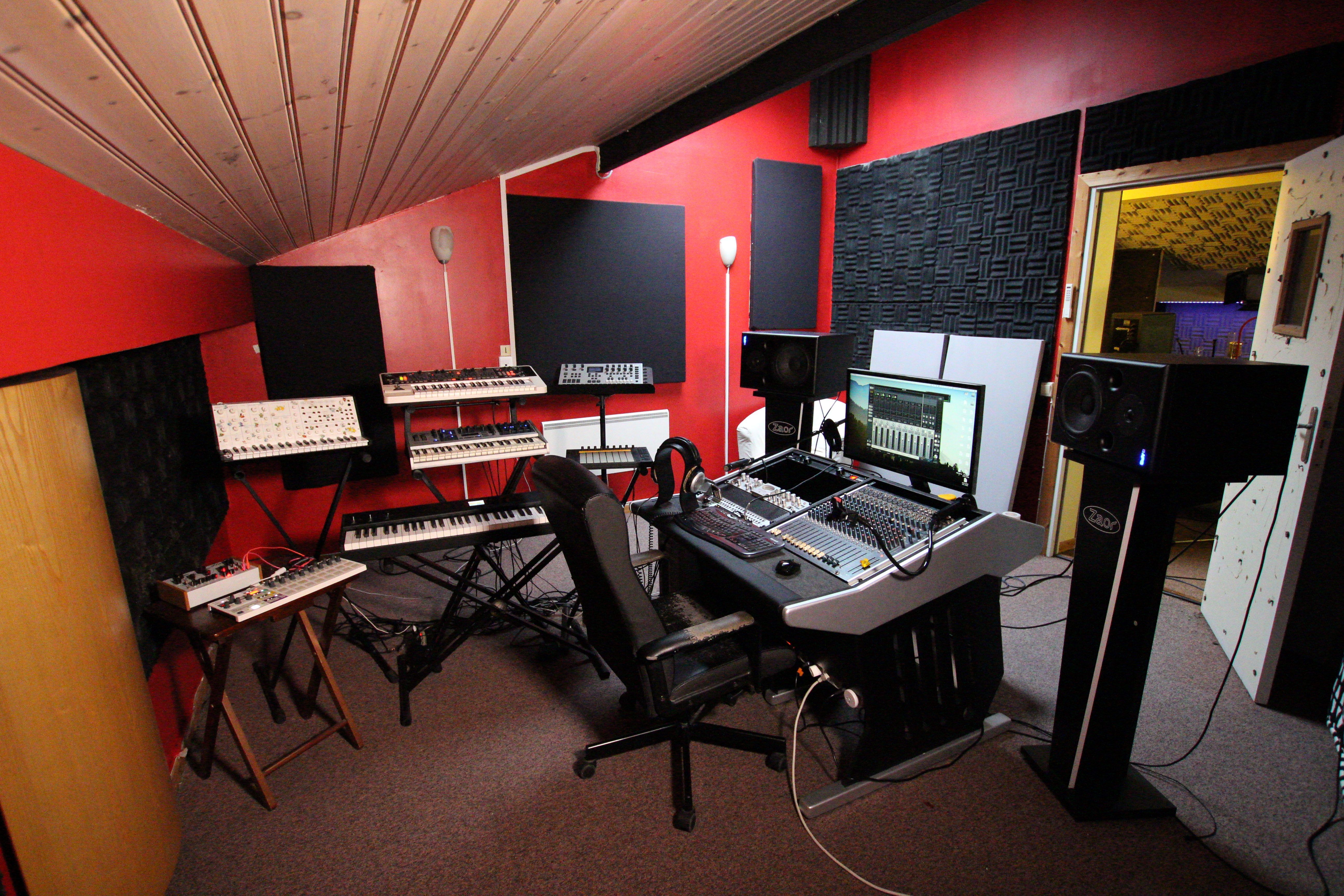 Studio d'enregistrement Convivial à Issy-les-Moulineaux, 92130 