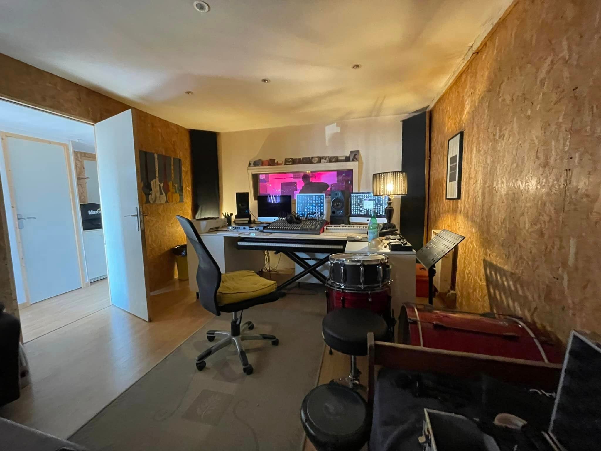 Studio d'enregistrement professionnel avec qualité sonore supérieure près de Vannes, 56250